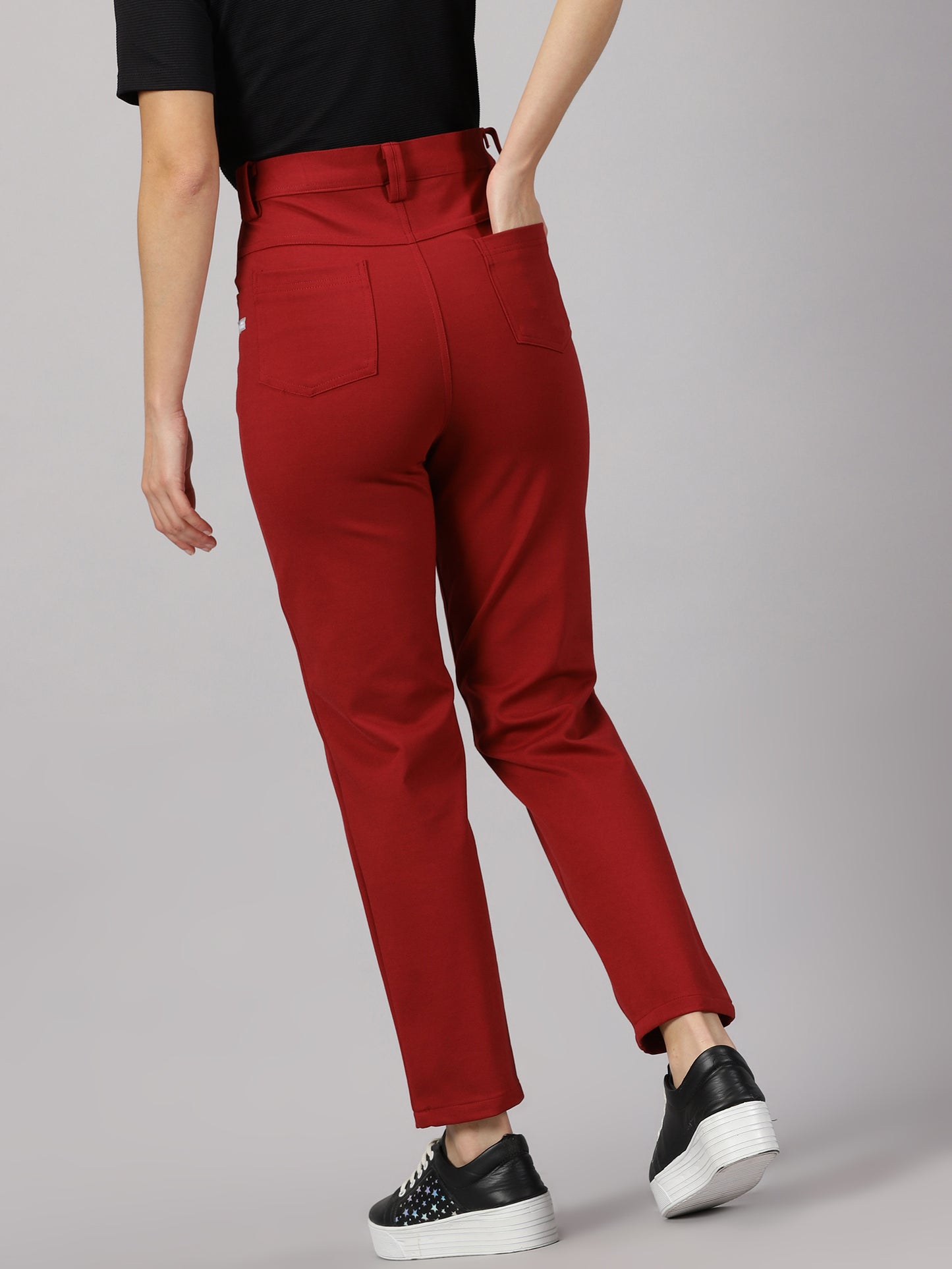 Maroon solid four pocket stretchable trousers