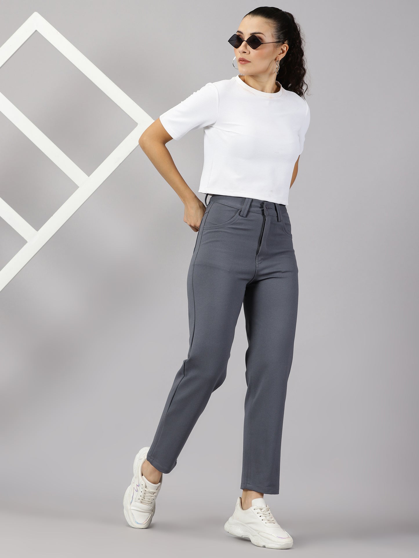 Light grey solid four pocket stretchable trousers